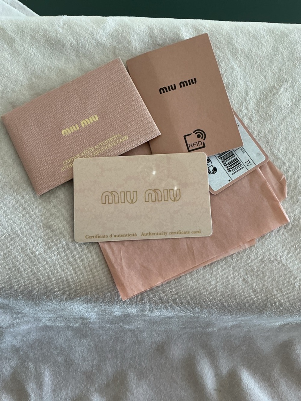 Miu Miu Box - Picture 3 of 3